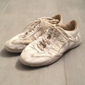 Nfinity evolution cheer shoes